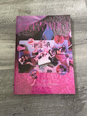 ITZY guess who + pre-order day version album